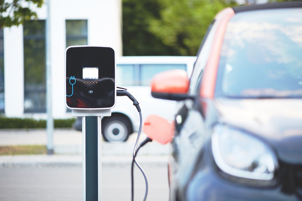 Pourquoi opter pour une borne de recharge électrique chez soi ?